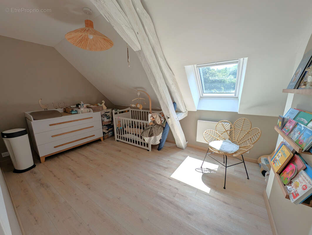Sur la commune de St Aubin-Château-Neuf, maison de 157m2 habitable et jardin de 550m2 + 2600m2 en face - photo 11