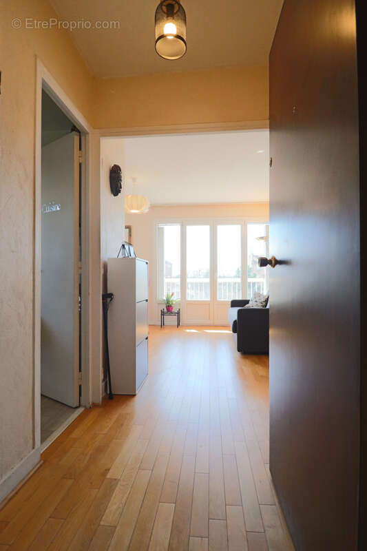 Appartement à LES PAVILLONS-SOUS-BOIS