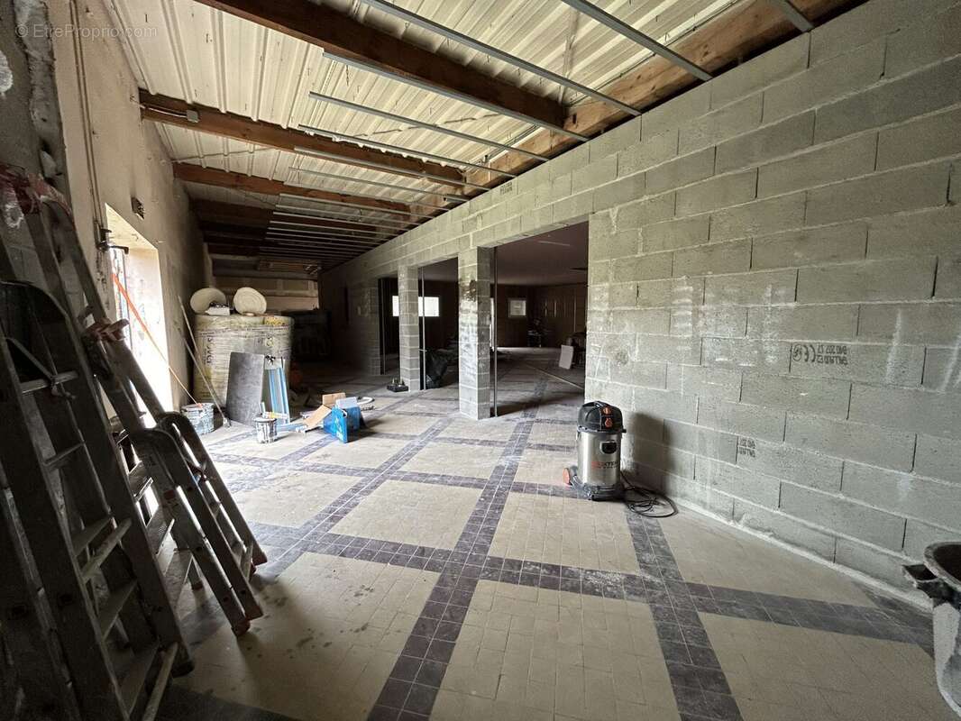 Commerce à LE PALAIS-SUR-VIENNE