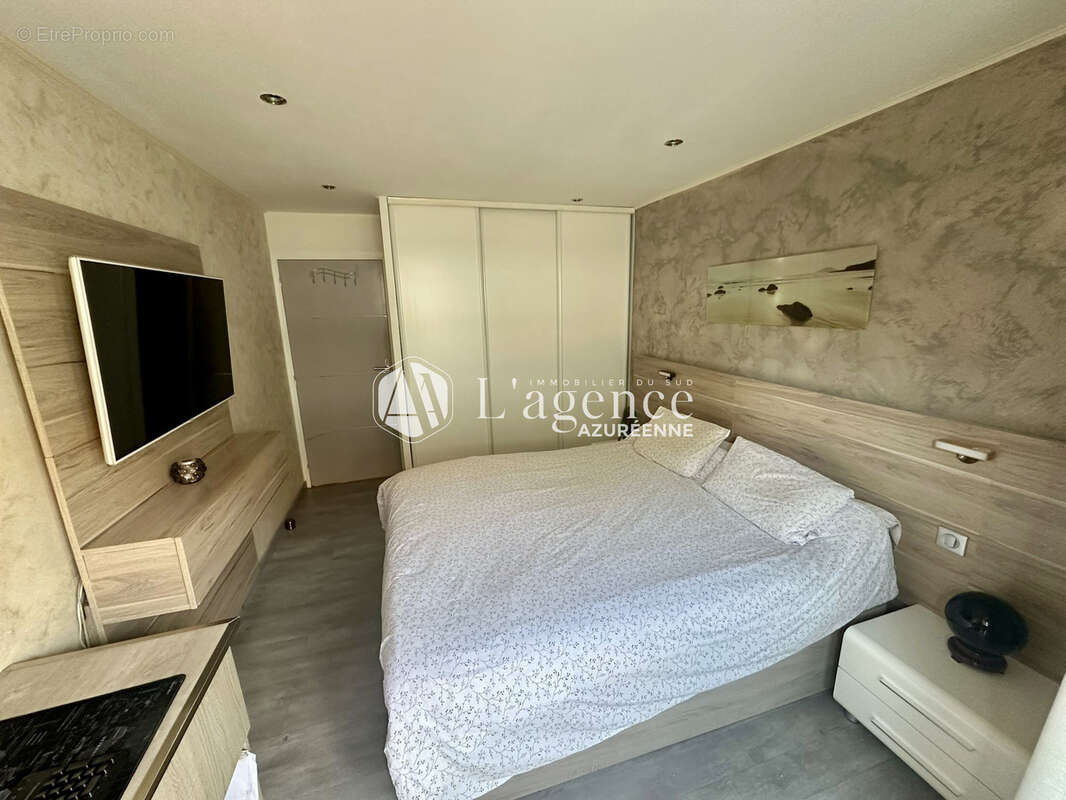 Appartement à SAINT-LAURENT-DU-VAR