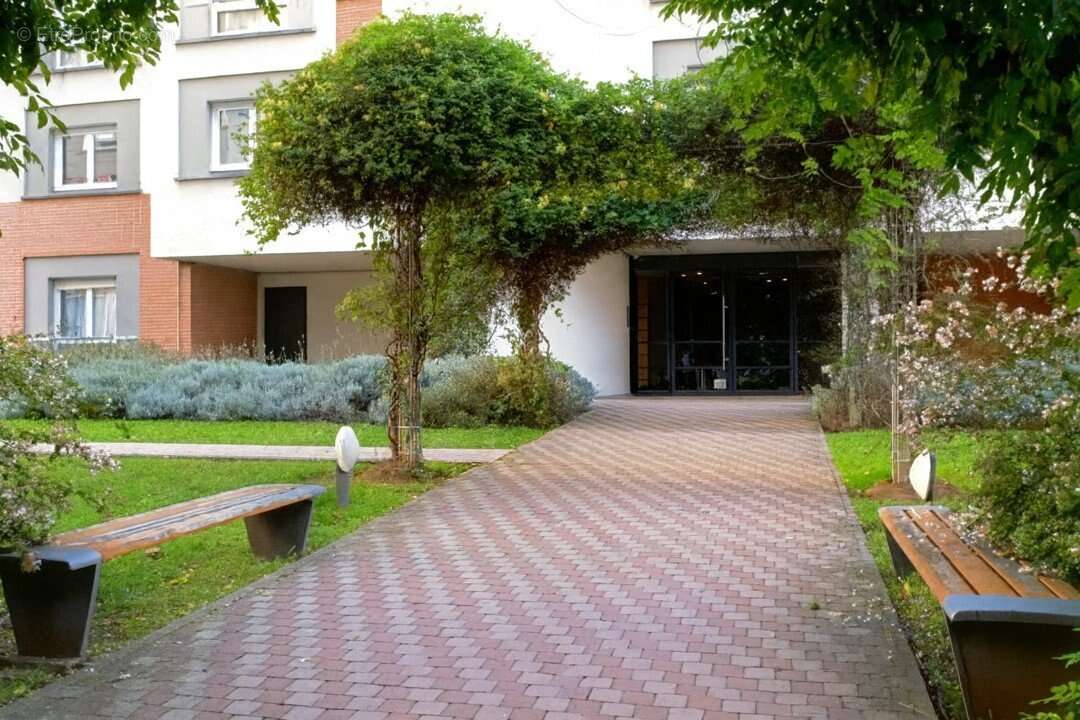 Appartement à PARIS-14E