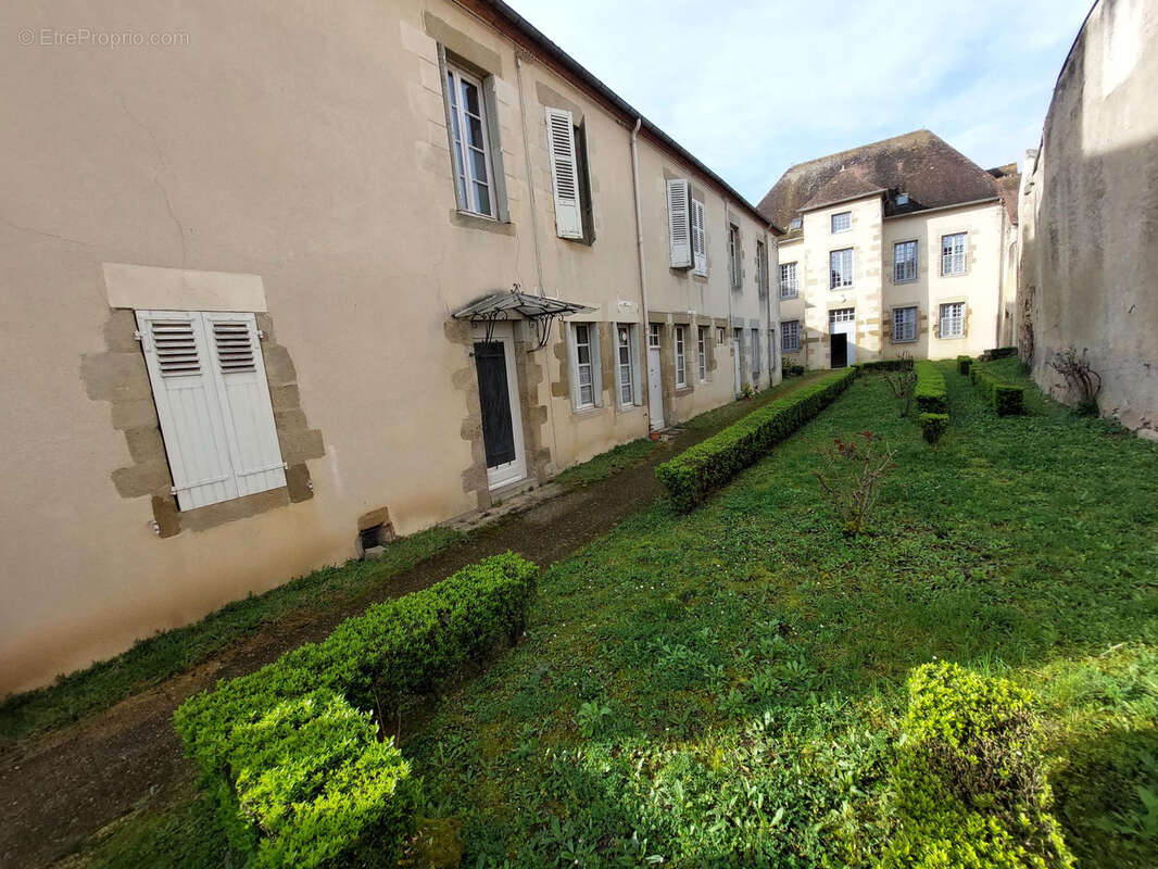 Maison à SOUVIGNY