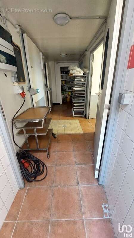 Photo 4 - Commerce à GRACAY