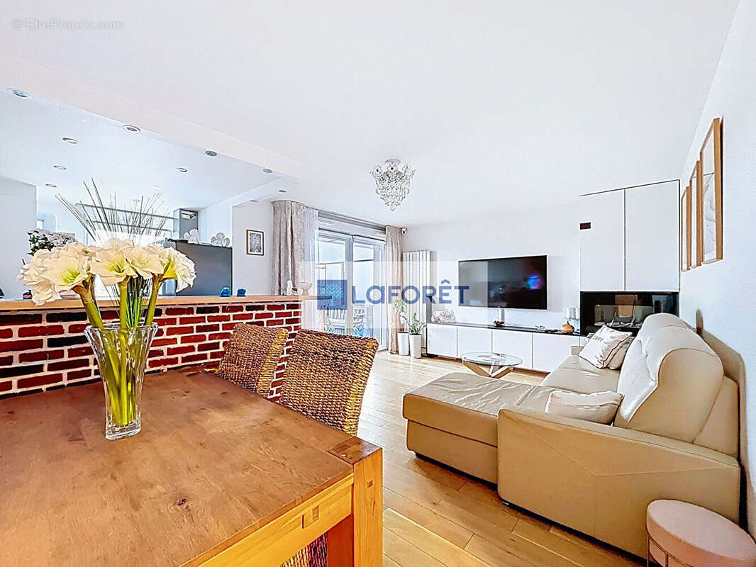 Appartement à CHENNEVIERES-SUR-MARNE