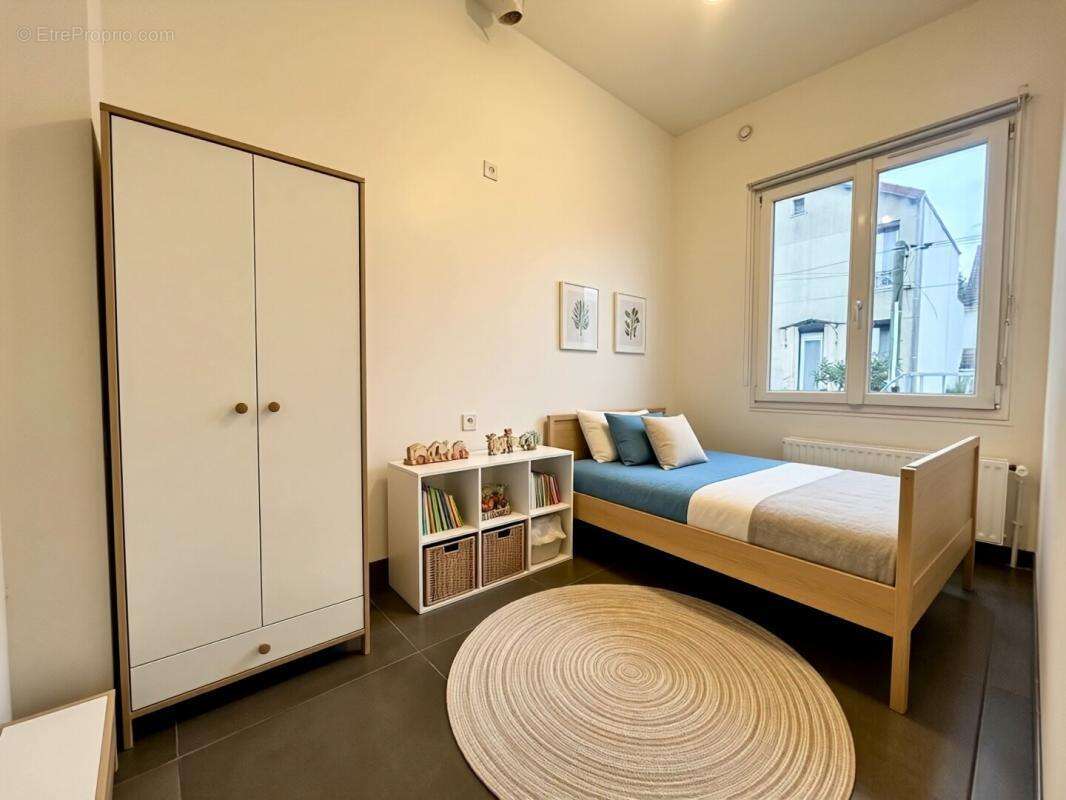Fontenay Maison proche RER 15 min avec 2 terrasses, jardin et garage - photo 7