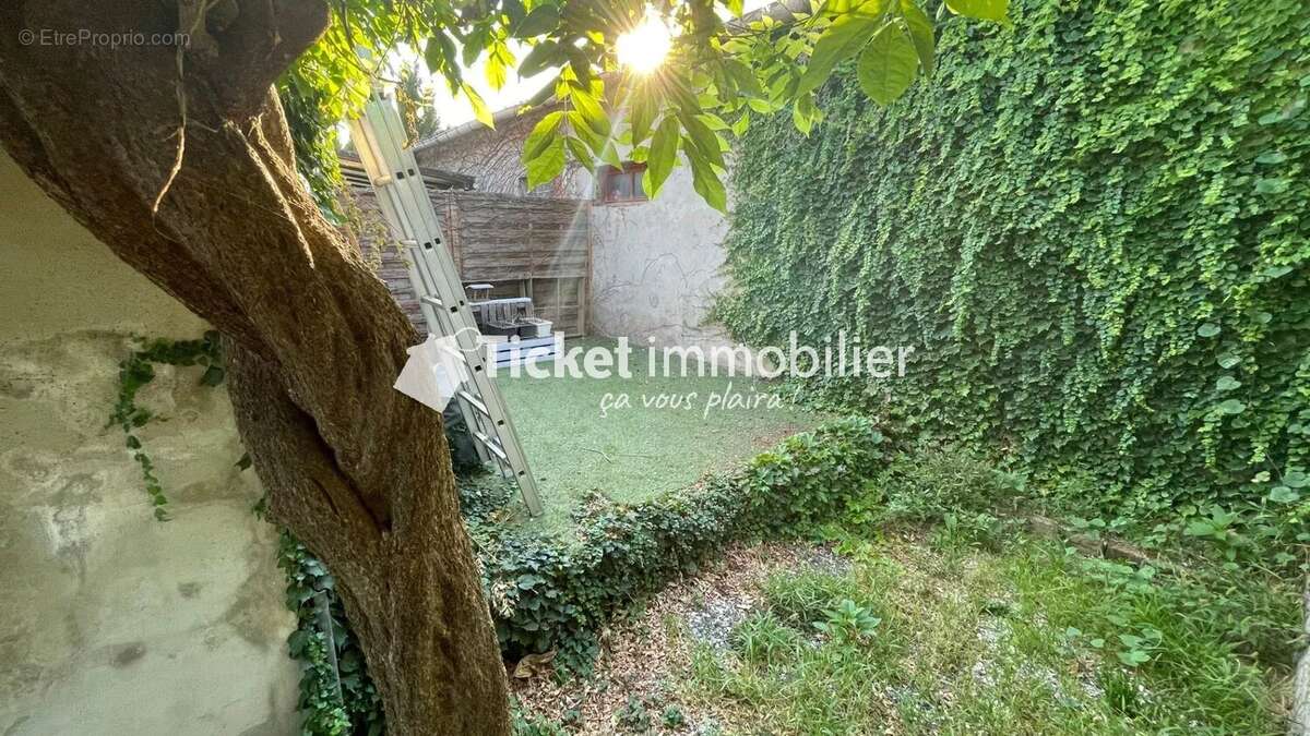 Maison t3 92m2 avec garage, jardin de 466m2, climatisation, travaux recents etc ... - photo 14