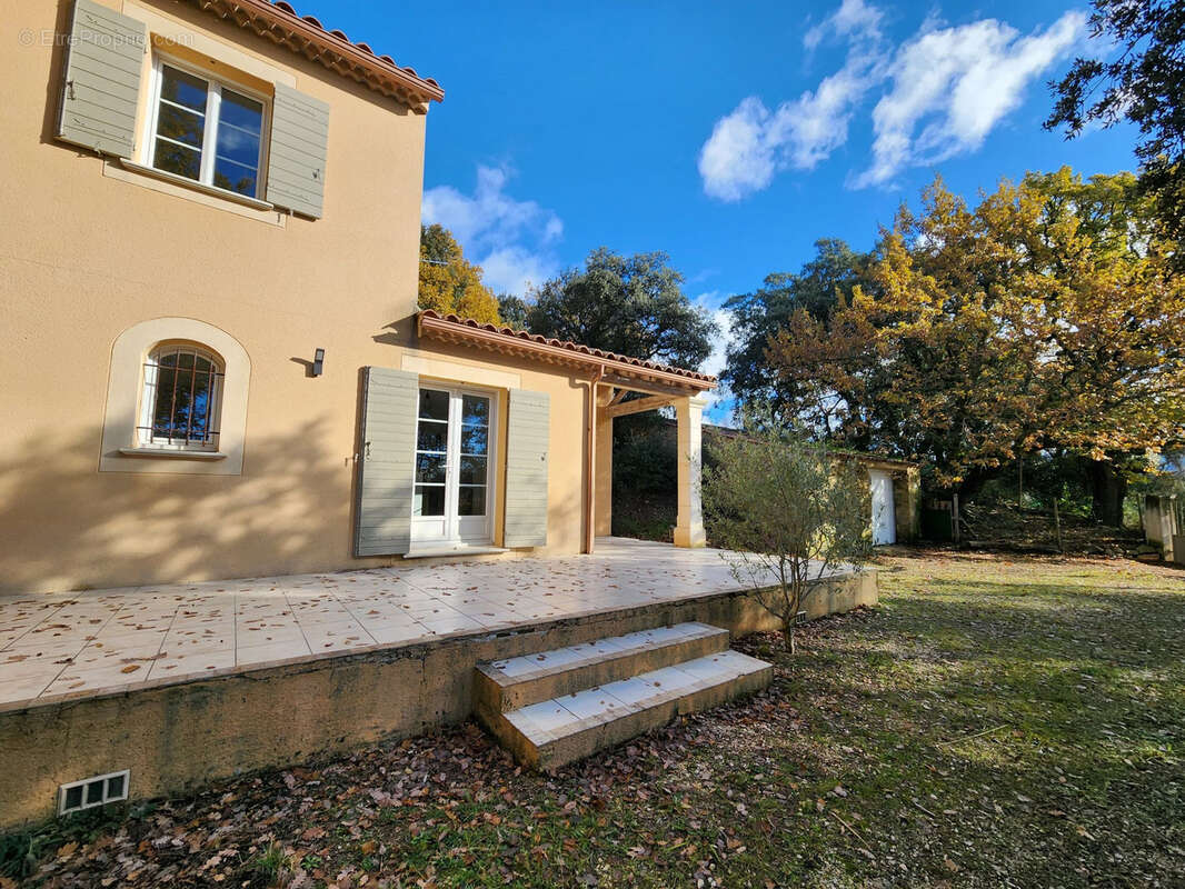 Maison à MERINDOL-LES-OLIVIERS