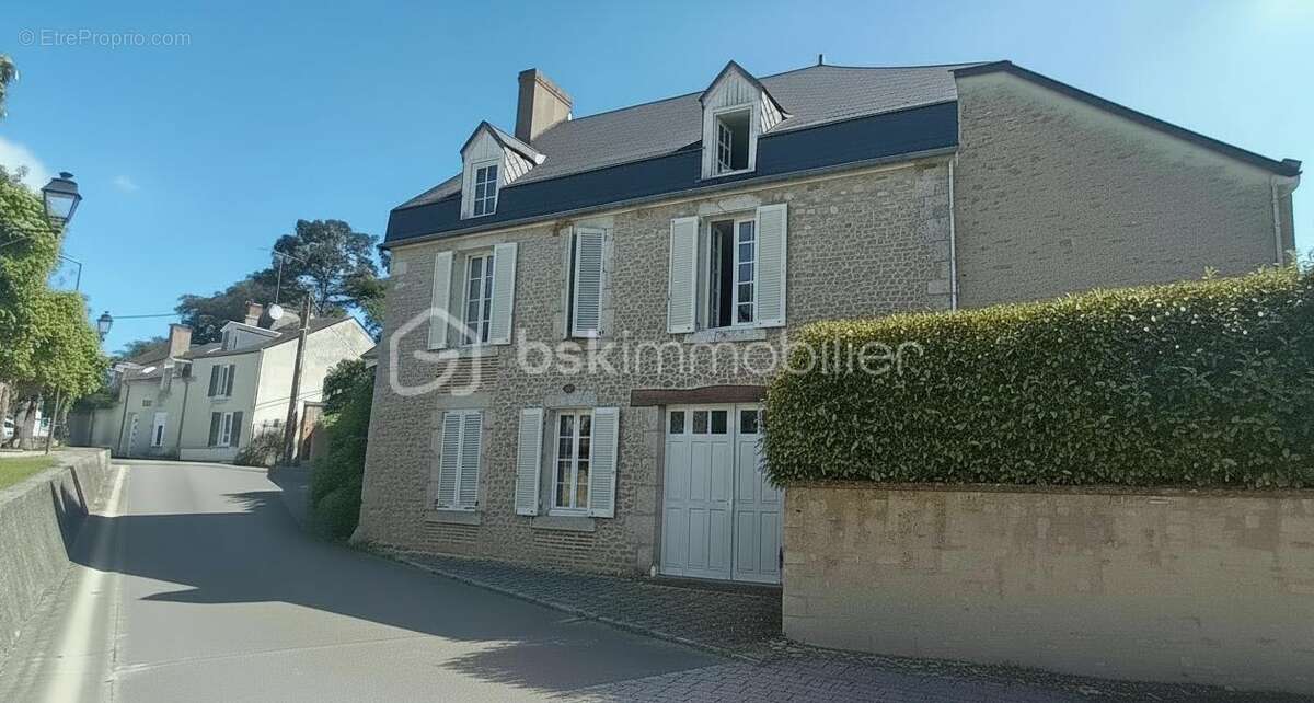 Maison à AVARAY