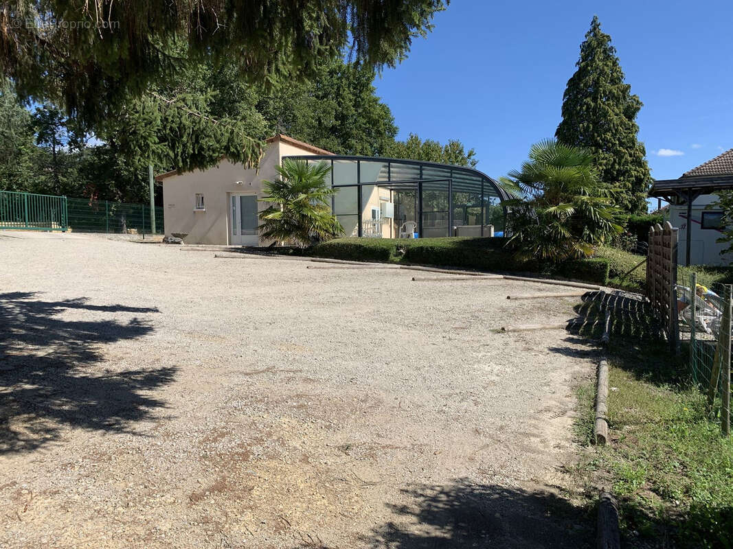 Maison à TERRASSON-LAVILLEDIEU