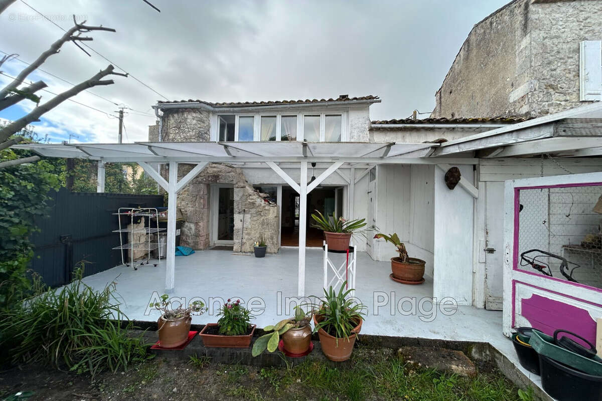 Maison 130 m² à Saint-Yzans-De-Medoc  - photo 4