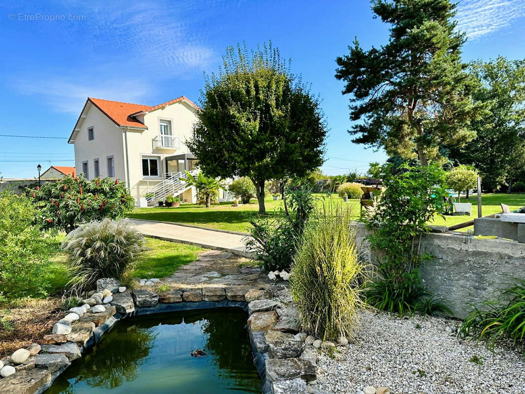 Propriete avec dependance et piscine - photo 16