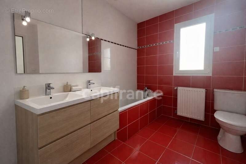 Maison à LE RELECQ-KERHUON