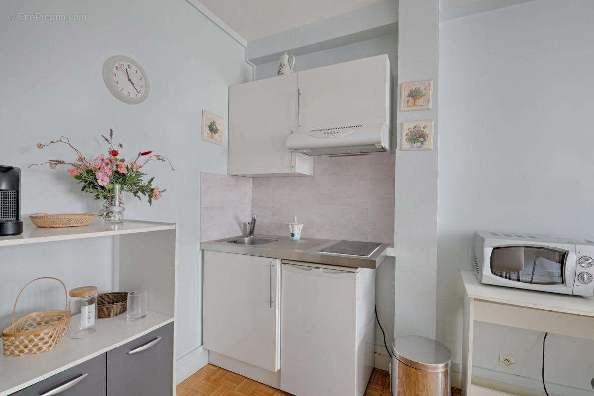 Appartement à PARIS-8E