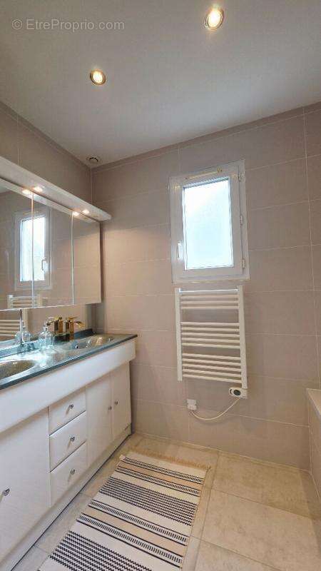 Maison à SAINT-DOULCHARD