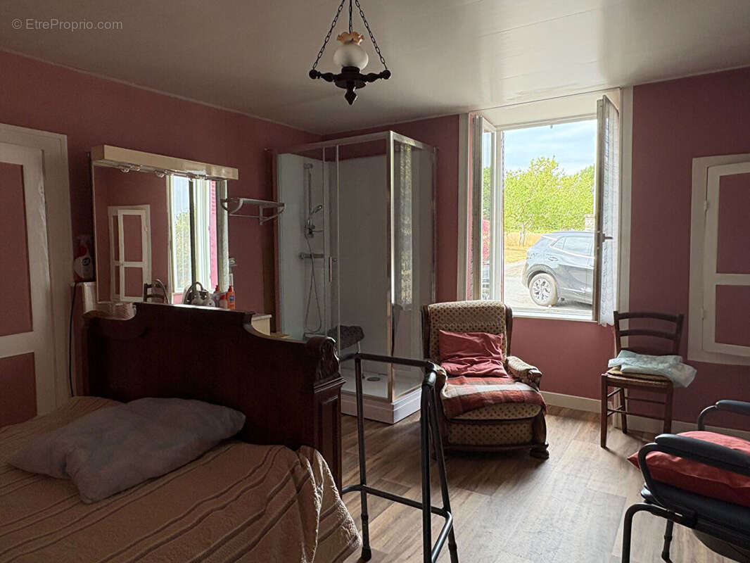 Maison à SAINT-PRIEST-SOUS-AIXE