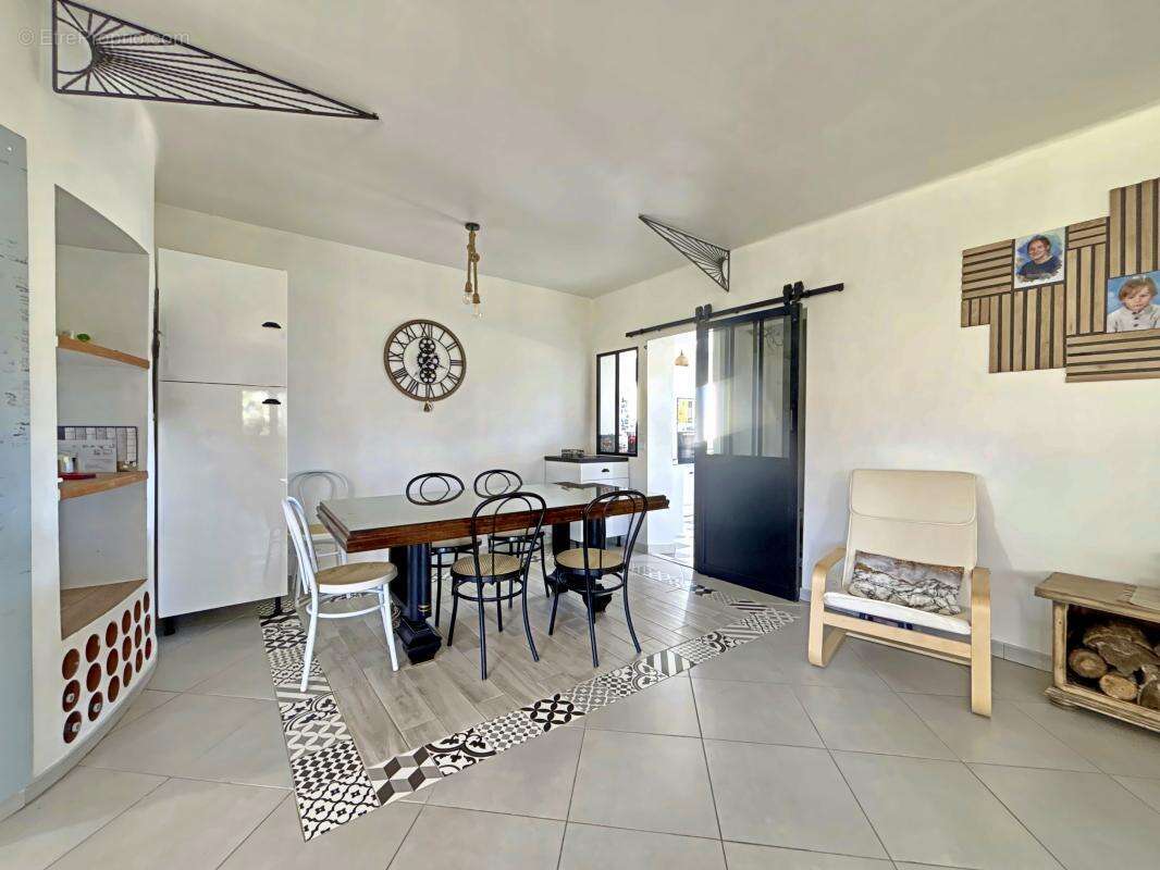 Maison à SAINT-MAXIMIN-LA-SAINTE-BAUME