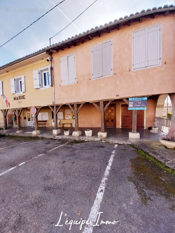 Maison à MAUVEZIN