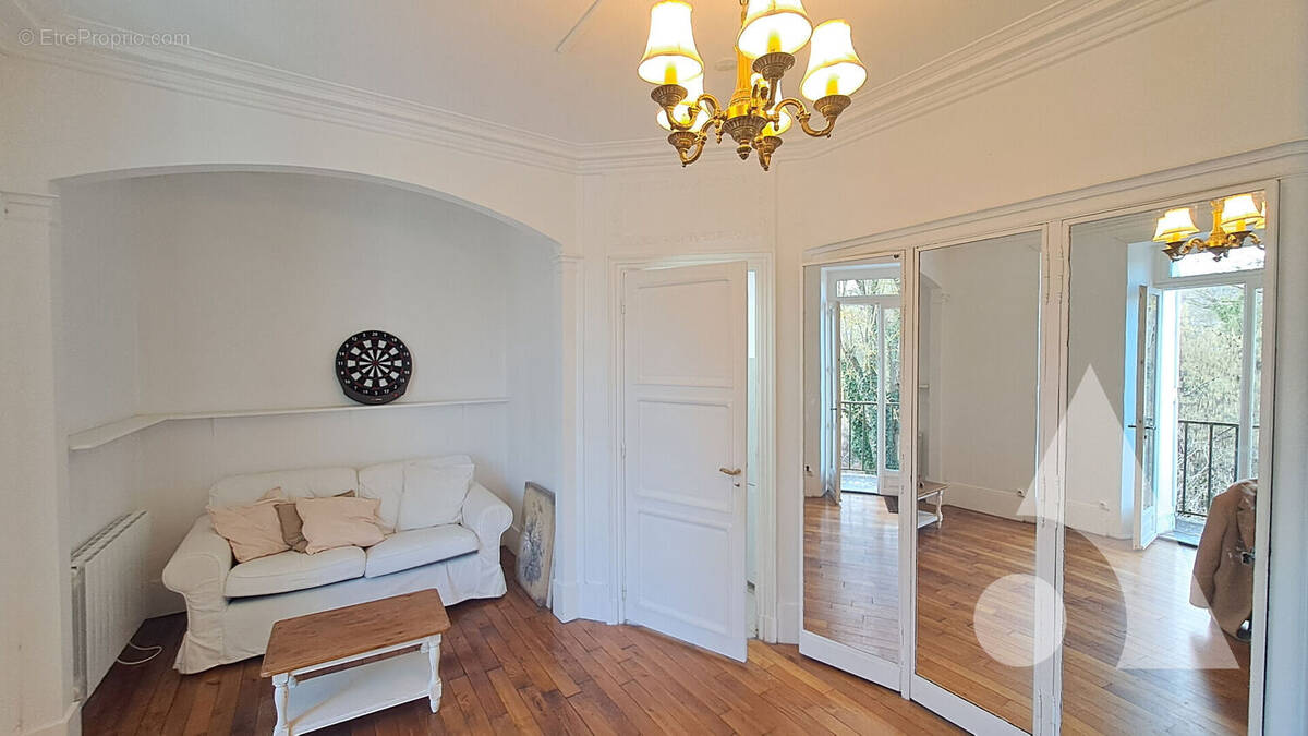 Appartement à SAINT-REMY-LES-CHEVREUSE
