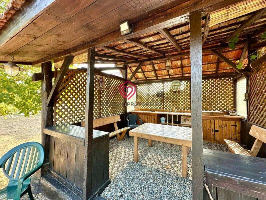 Magnifique ferme avec piscine, dépendances, lac et 6,2 hectares de terrain proche Miélan Gers - photo 14
