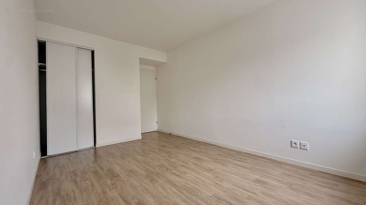 BEGLES - T3 avec grande terrasse - photo 11