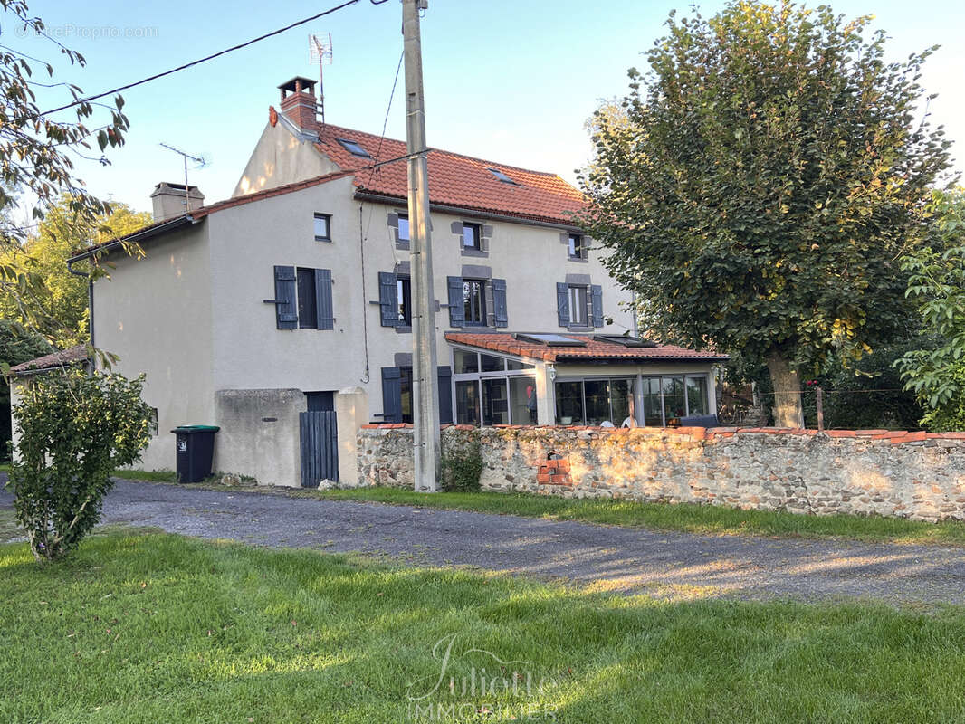 Maison à COMBRONDE