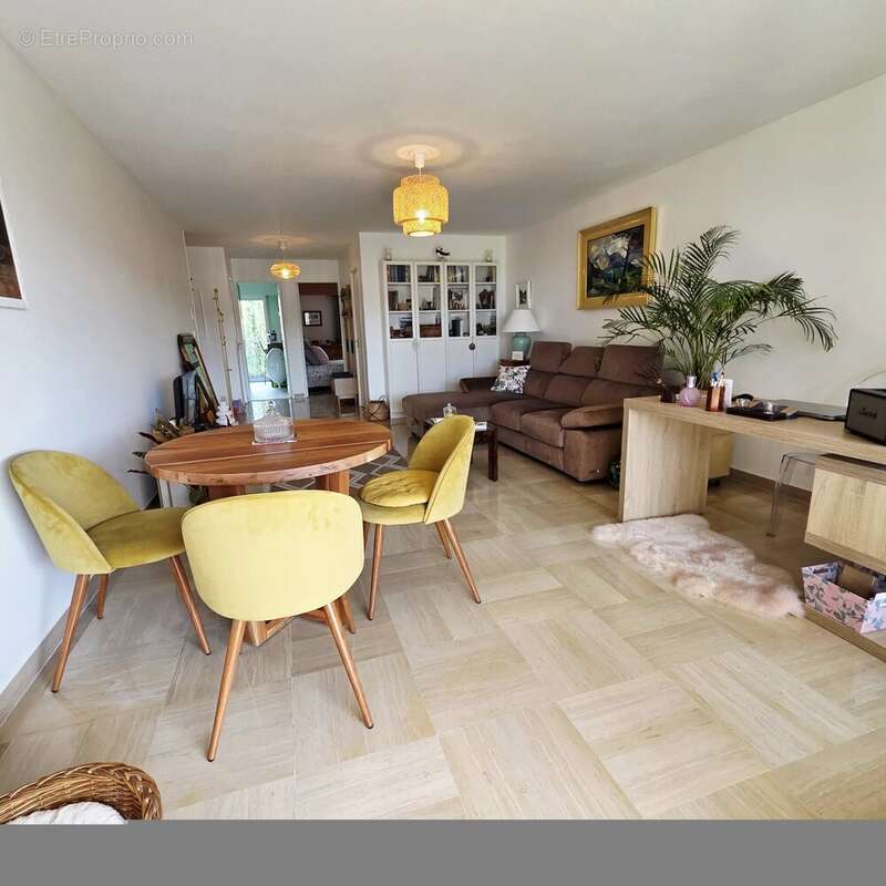 Appartement à VENCE