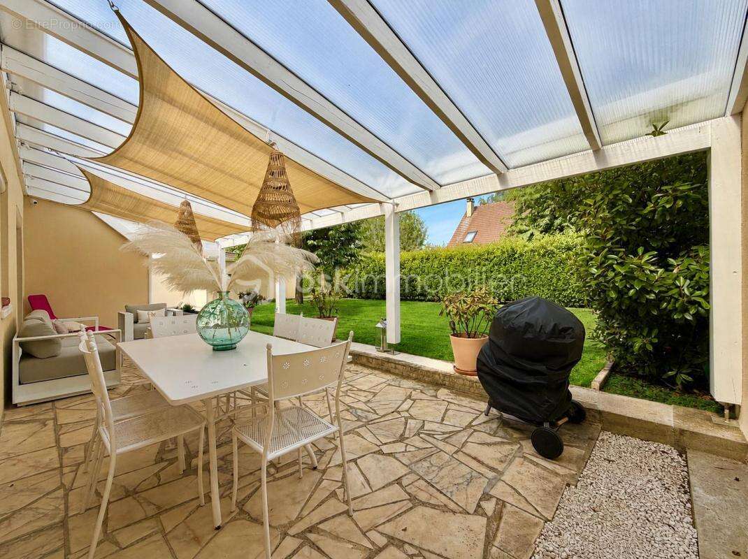 CHARNY – Maison familiale 5 pièces de 103 m²  Suite parentale  Jardin 567 m²  Garage  DPE performant - photo 17