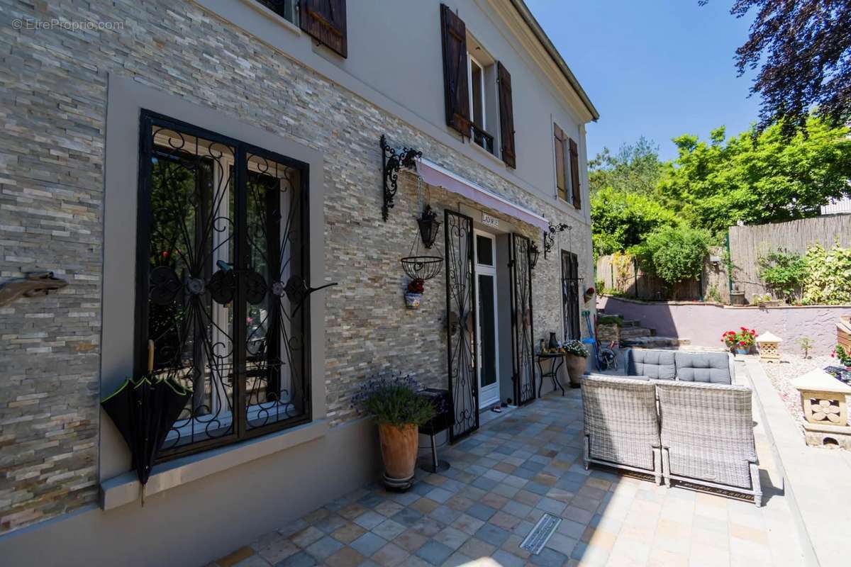 Maison à MONTMORENCY