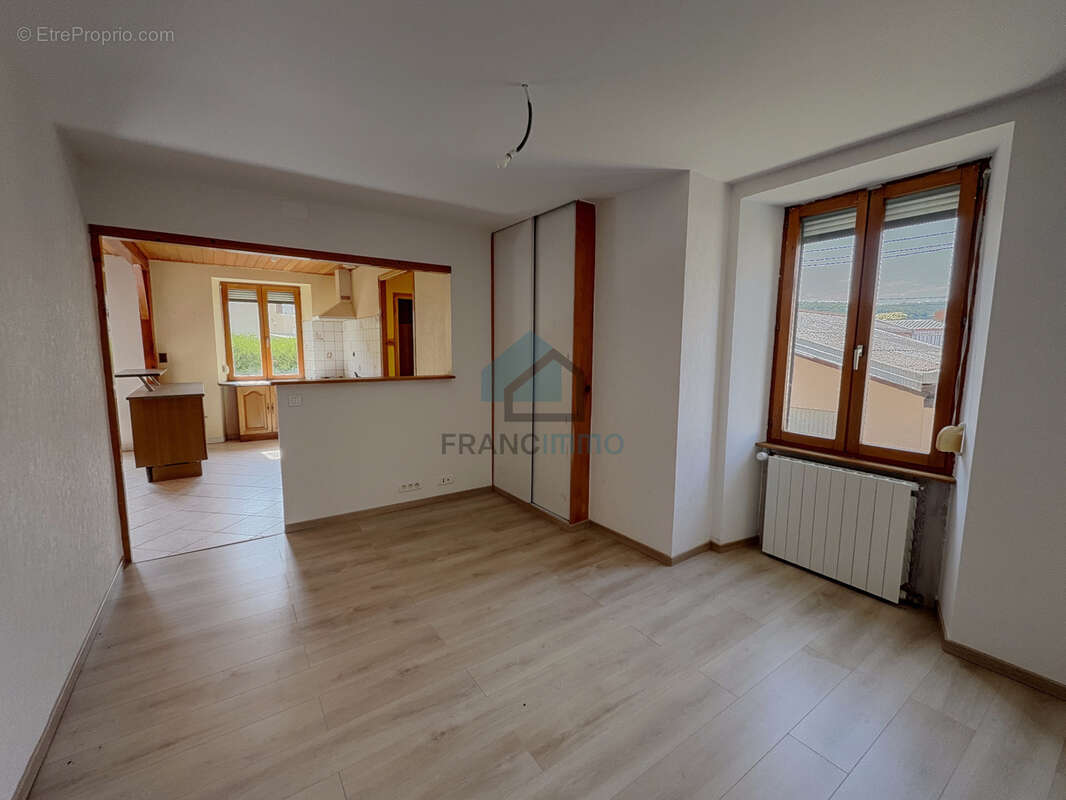 Appartement à PONT-DE-ROIDE