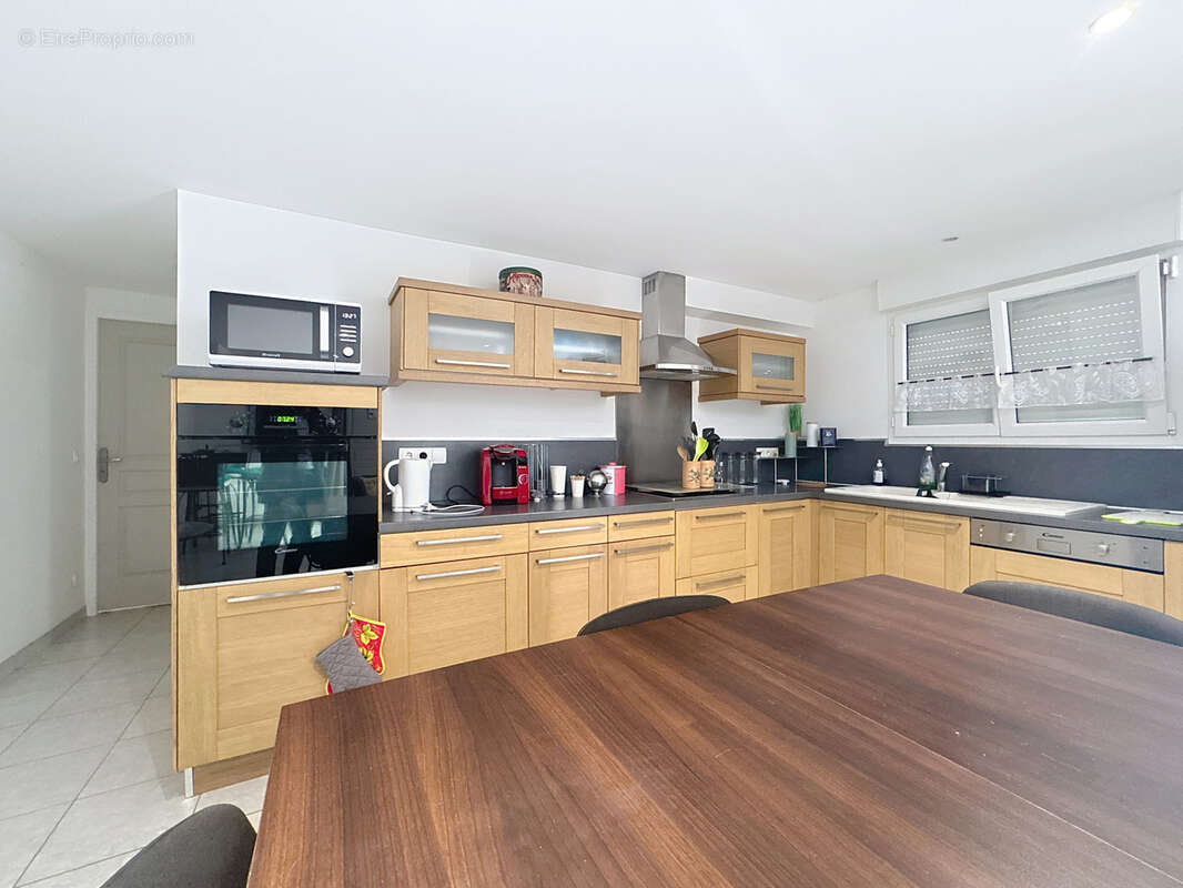 Maison à SAINT-CYR-LA-ROCHE