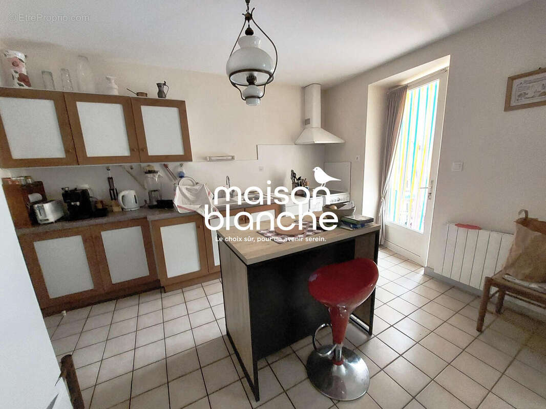 Cuisine RdC - Appartement à PARTHENAY
