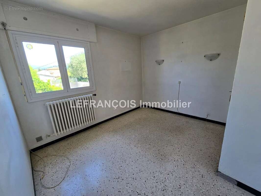Maison à MOUANS-SARTOUX