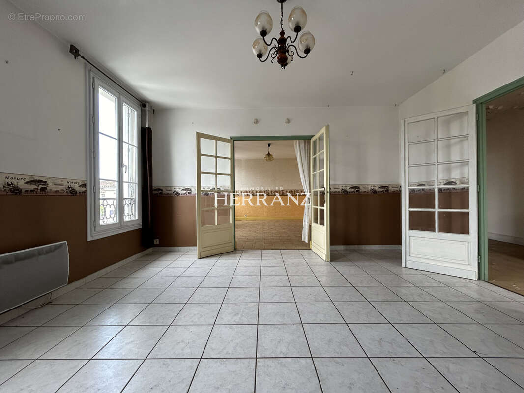 Appartement à GALGON