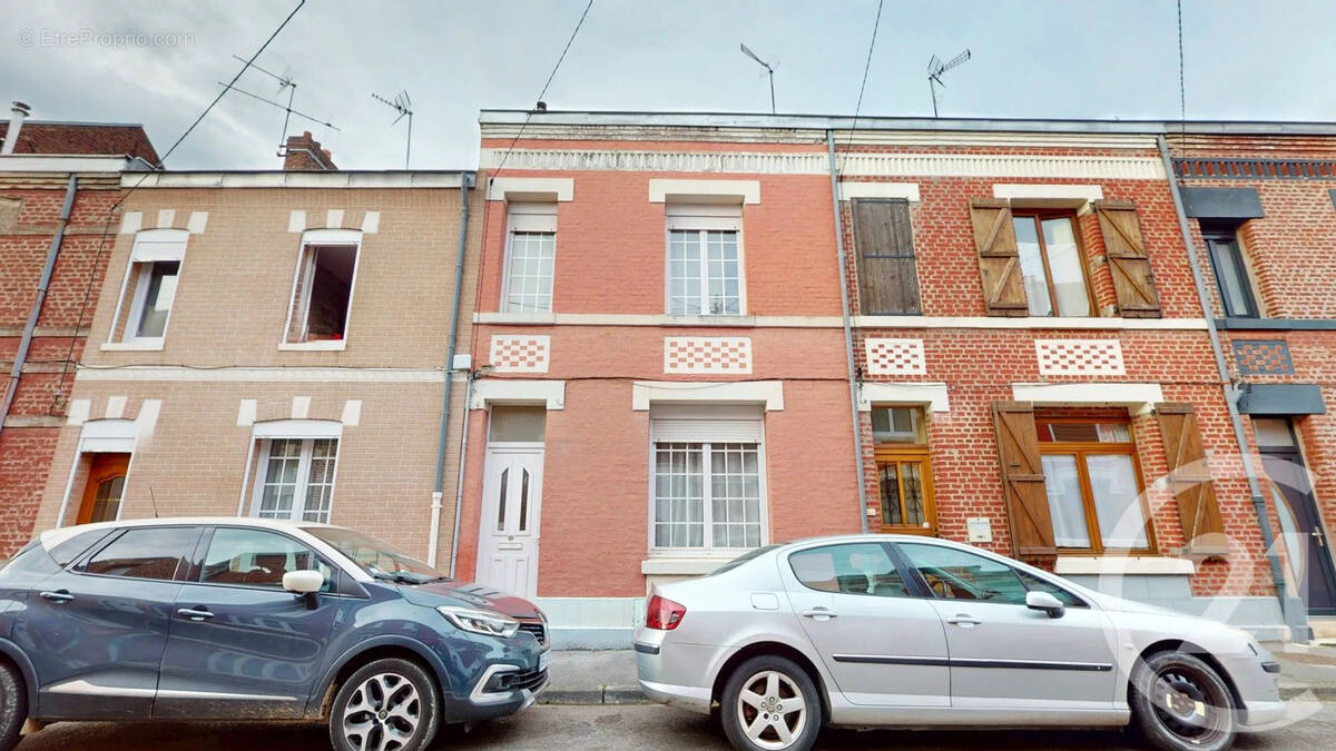 Maison à SAINT-QUENTIN
