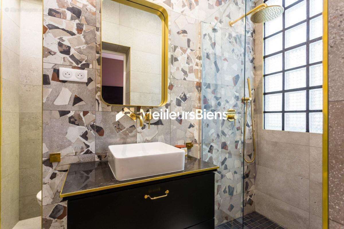 Commerce à PARIS-11E