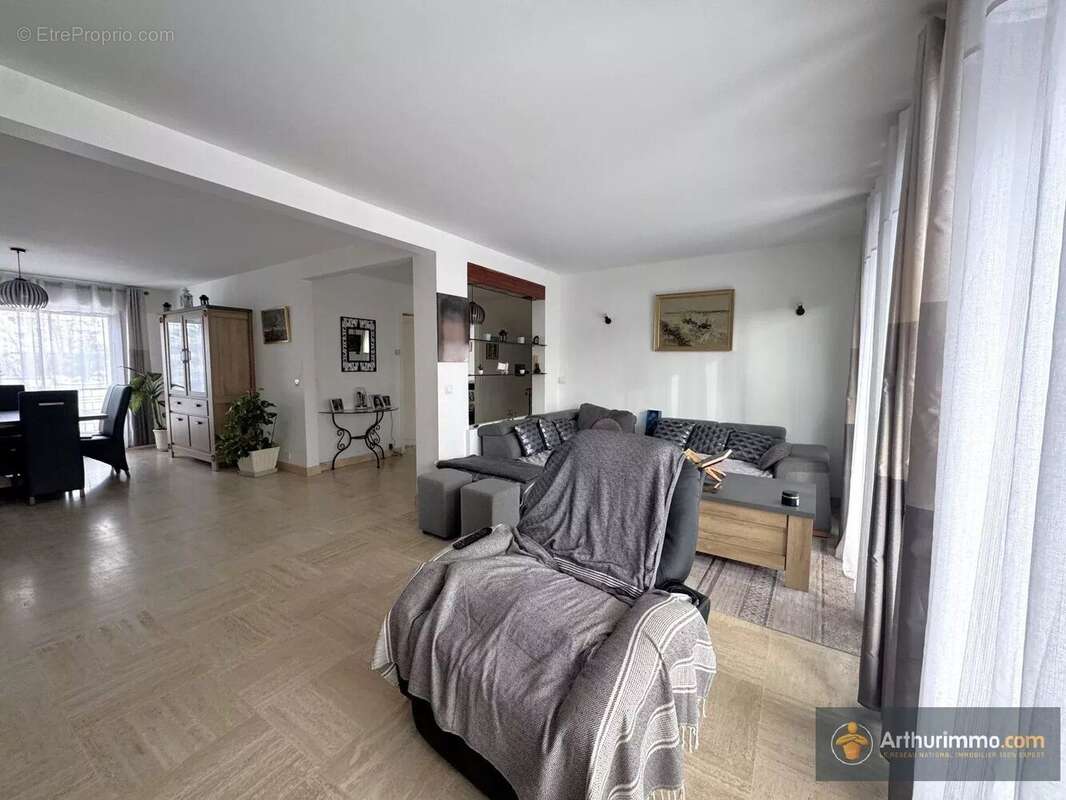 Maison à LES PAVILLONS-SOUS-BOIS