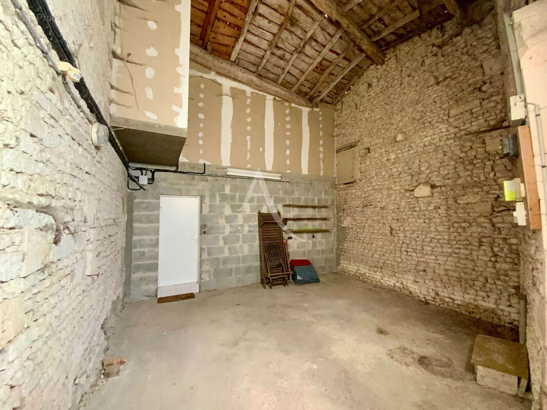 Maison à SAINTES