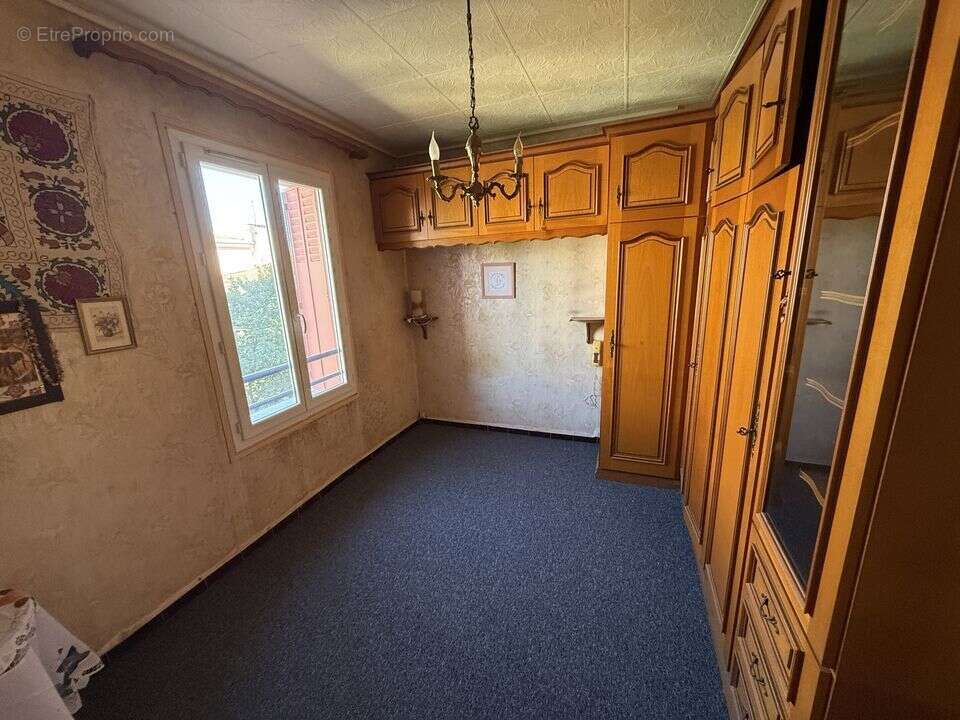 Appartement à MARSEILLE-4E
