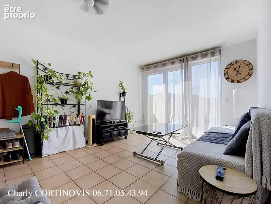 À vendre - T2 de 39 m² avec grande TERRASSE et GARAGE - photo 4