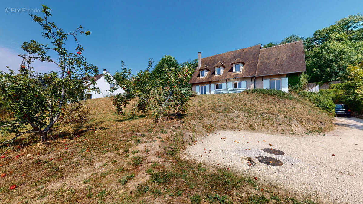 Maison à SAINT-NOM-LA-BRETECHE