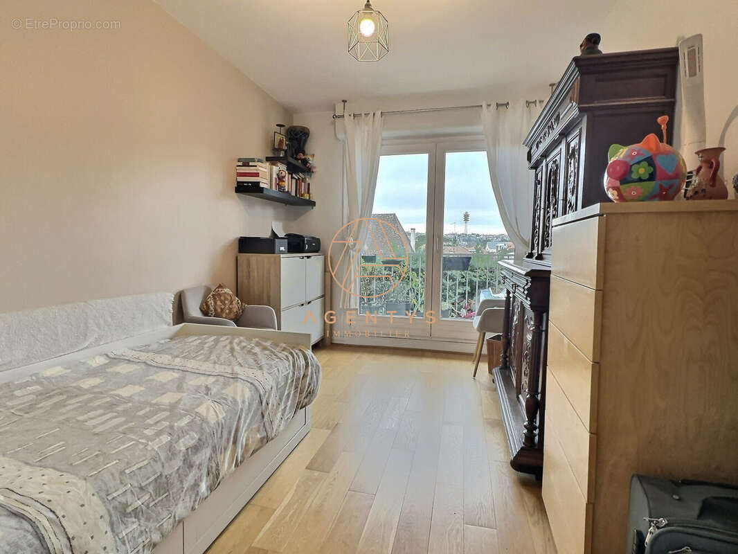 Appartement à SAINT-MAUR-DES-FOSSES