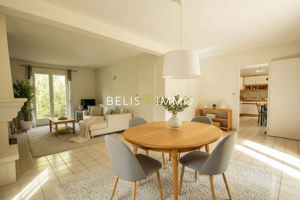 Maison à MONTLOUIS-SUR-LOIRE