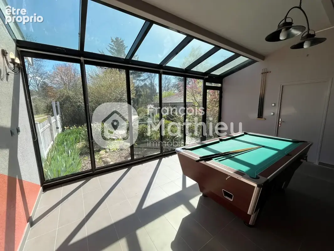 Chalamont : Jolie maison traditionnelle 350m2 hab + dépendances - piscine et terrain de 3 hectares - photo 9