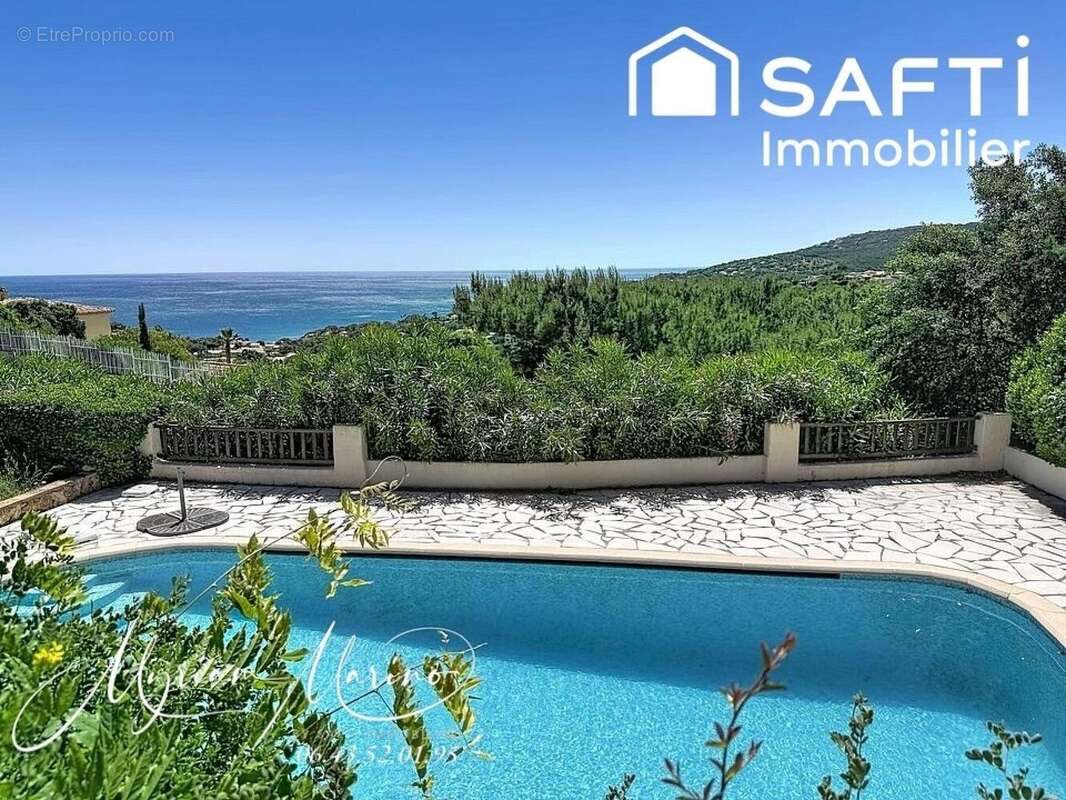 Photo 2 - Maison à ROQUEBRUNE-SUR-ARGENS