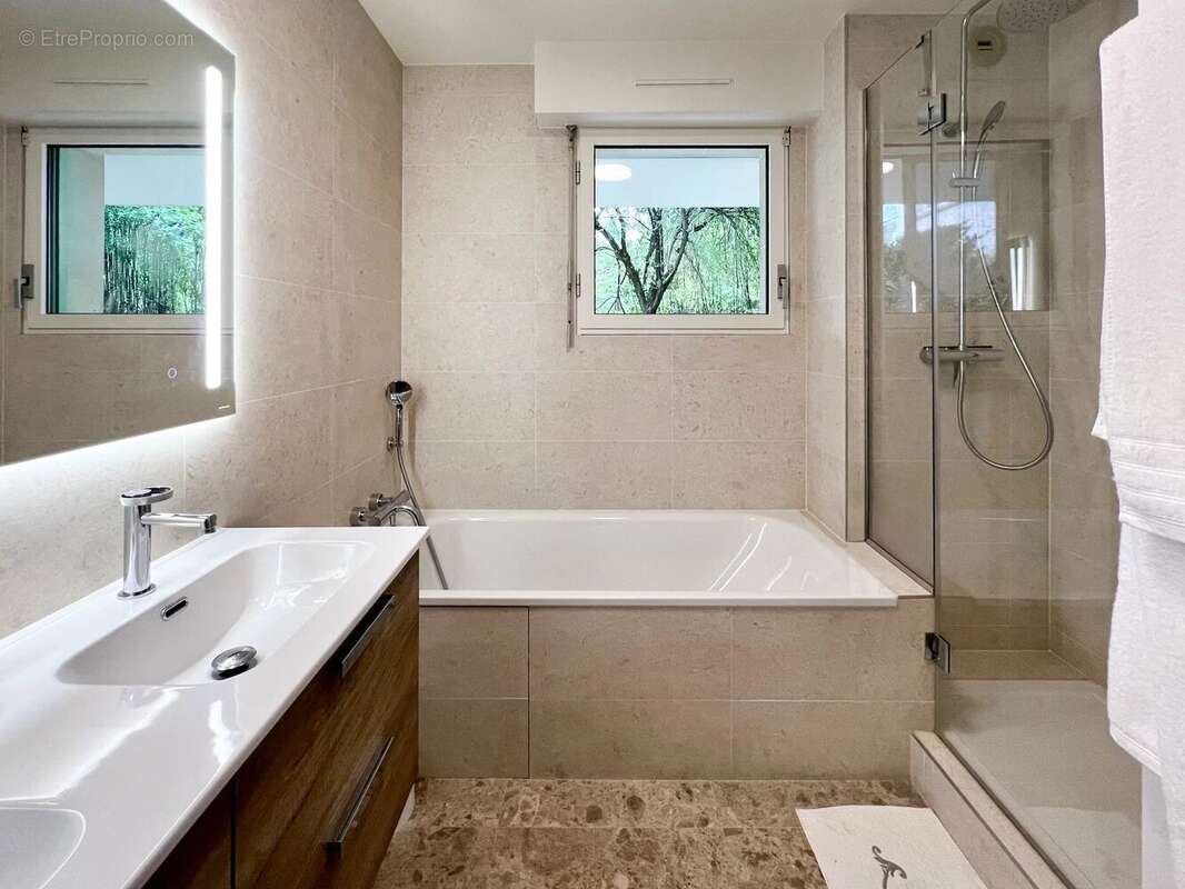 Appartement à SAINT-MAUR-DES-FOSSES