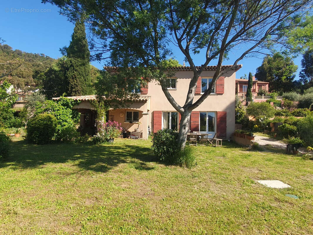 Maison à PLAN-DE-LA-TOUR