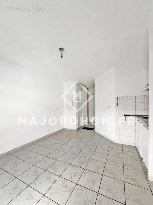 Appartement à MARSEILLE-5E