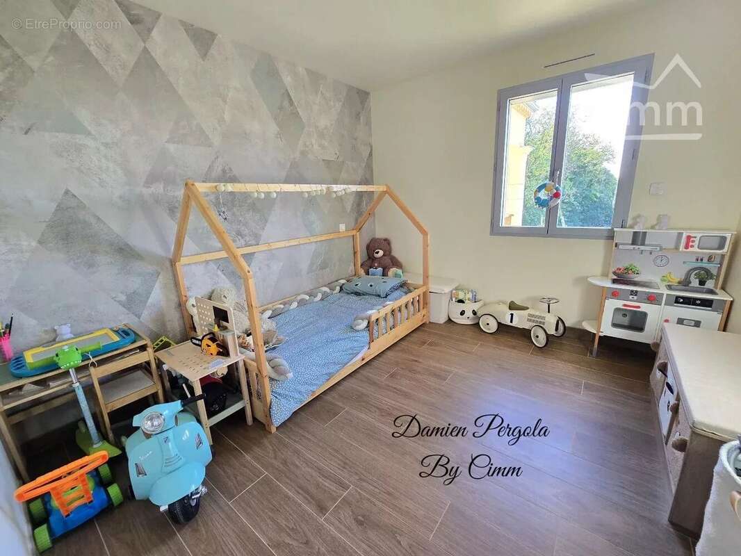 Maison à LA CHAPELLE-AUBAREIL