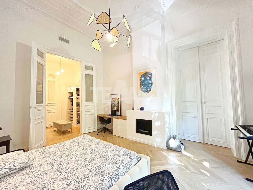 Appartement Haussmannien rénové d'exception - photo 10