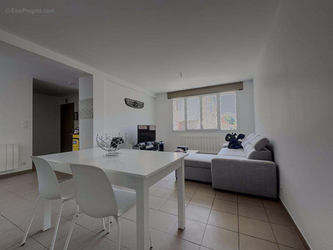 Appartement à GENLIS